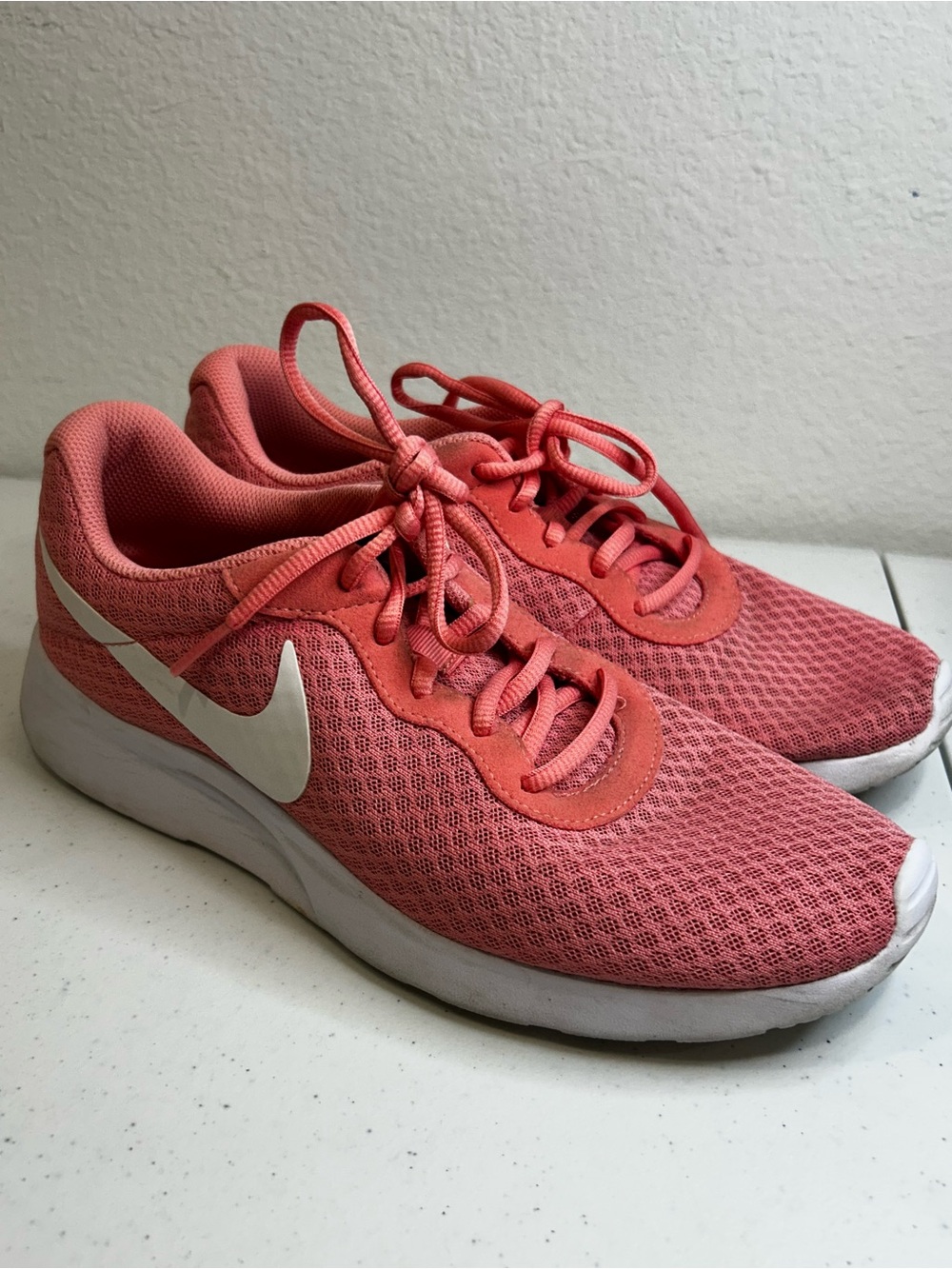 Nike | Tanjun Womens Running Shoes | Coral & White | 10